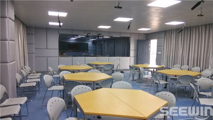 學(xué)生課桌椅