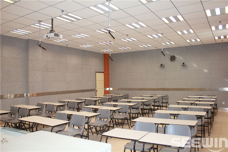 課桌椅廠(chǎng)家