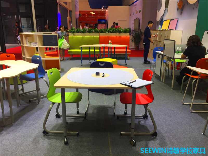 學生課桌椅
